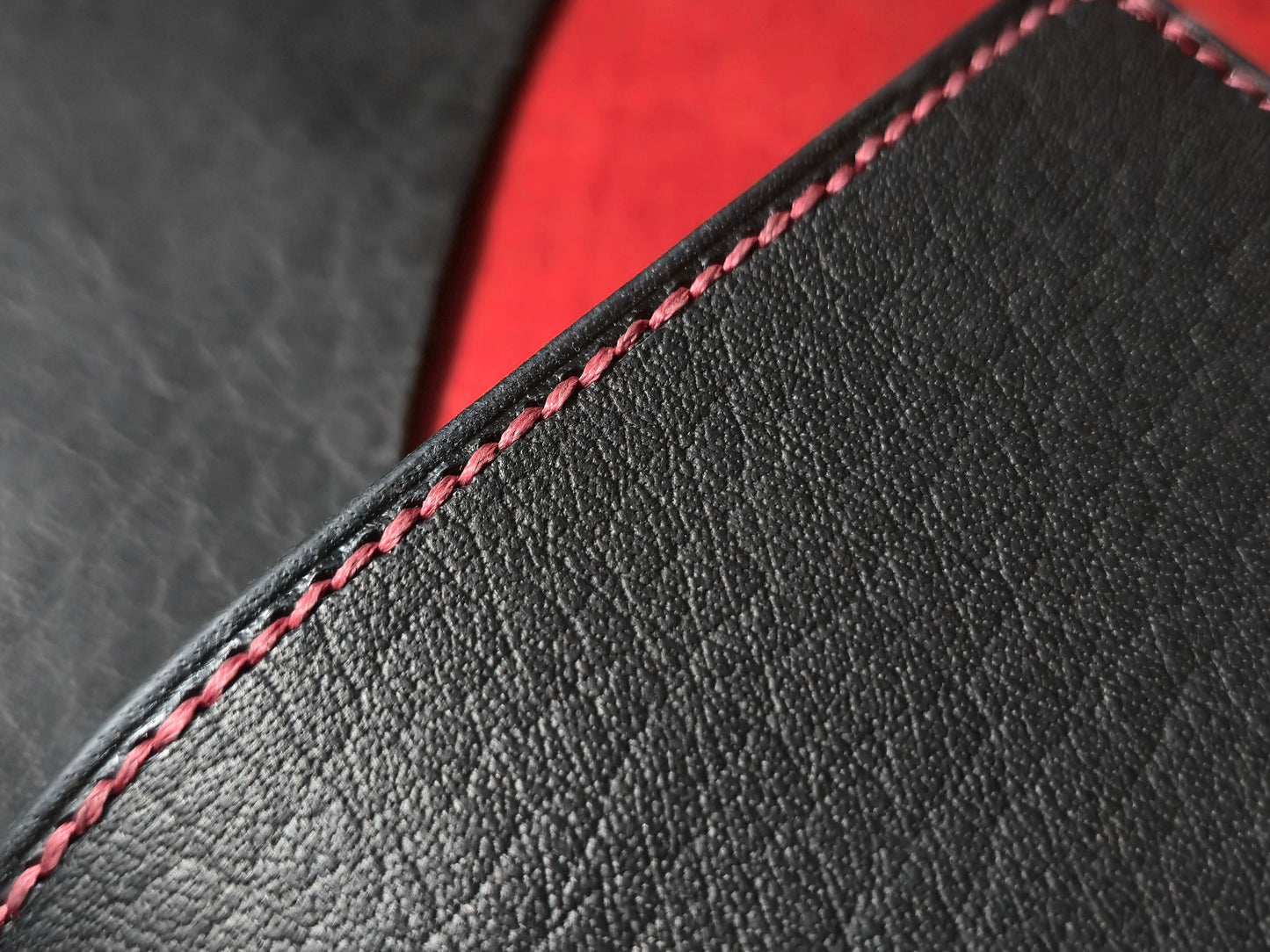 The Classic Bifold - Obsedian & Rose