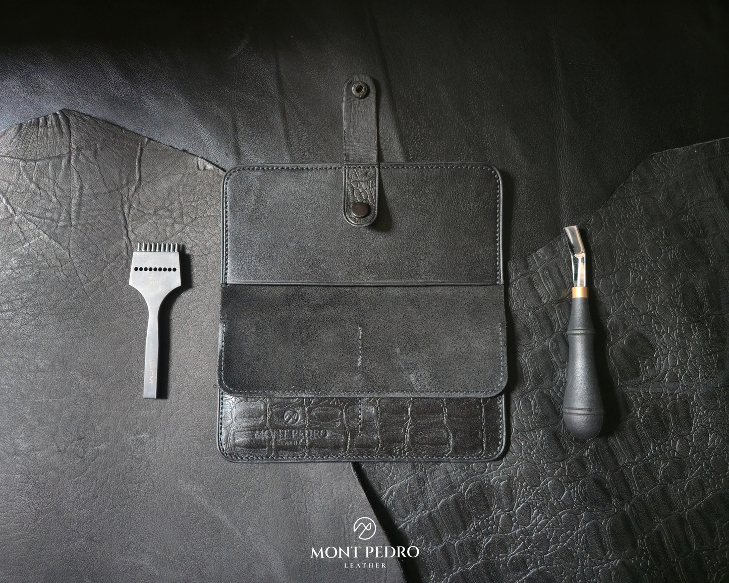 The Sentinel - Obsedian Black