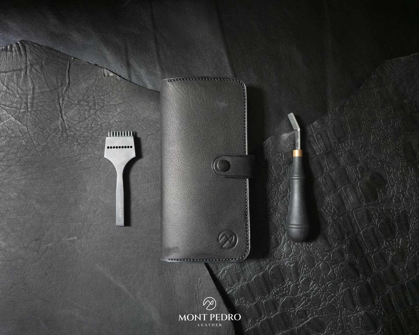 The Sentinel - Obsedian Black
