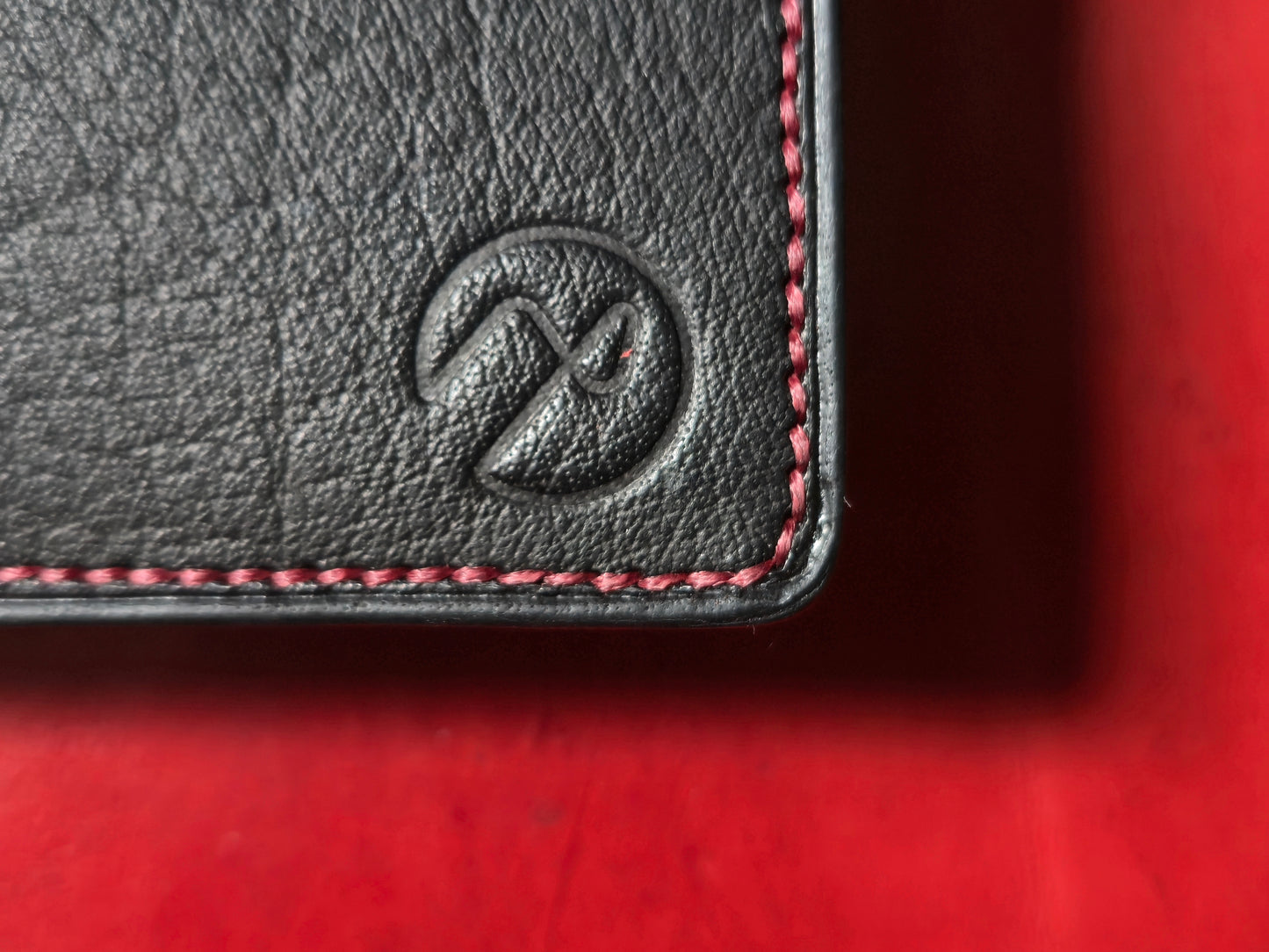 The Classic Bifold - Obsedian & Rose