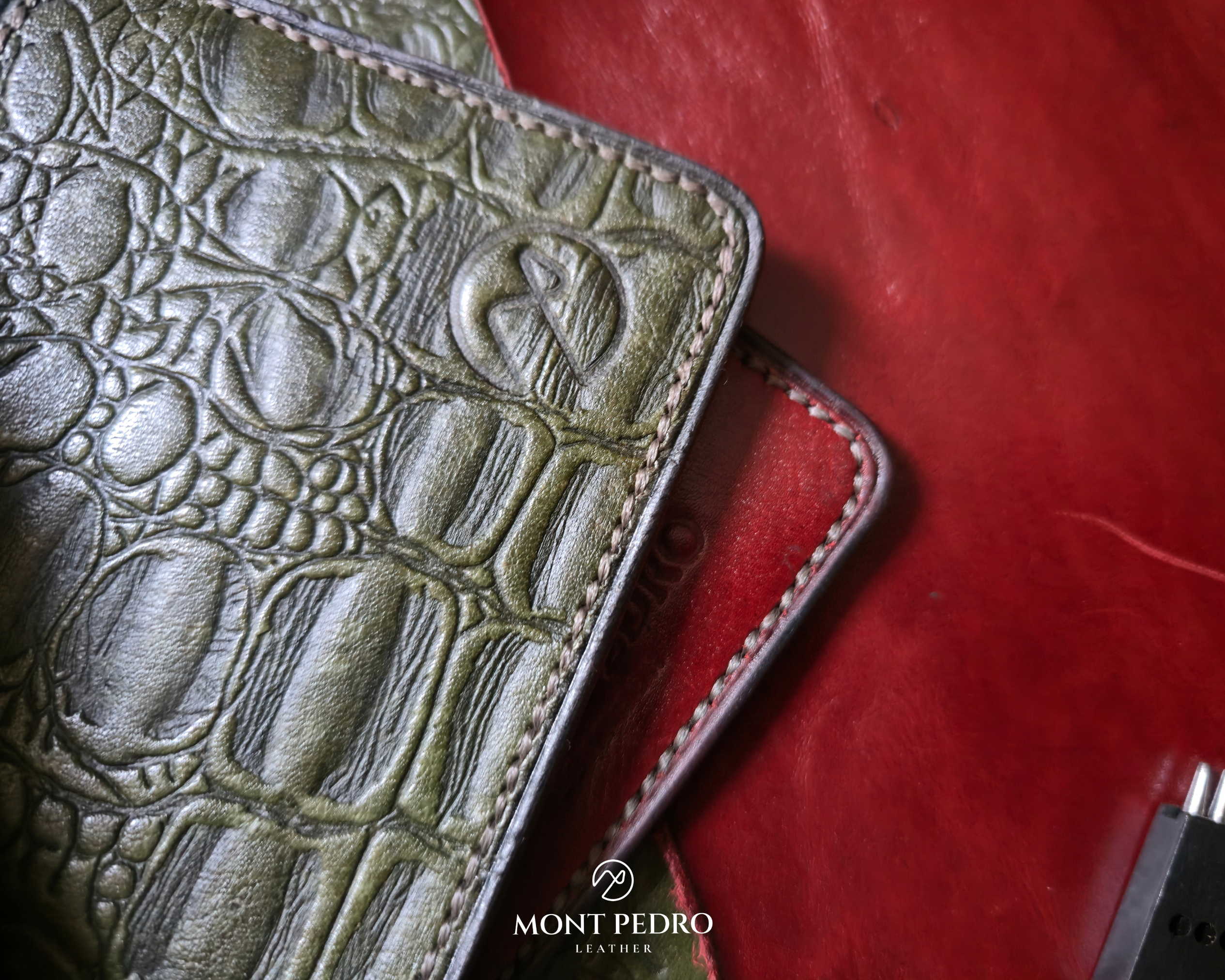 The Dualis - Crimson Croc Edition