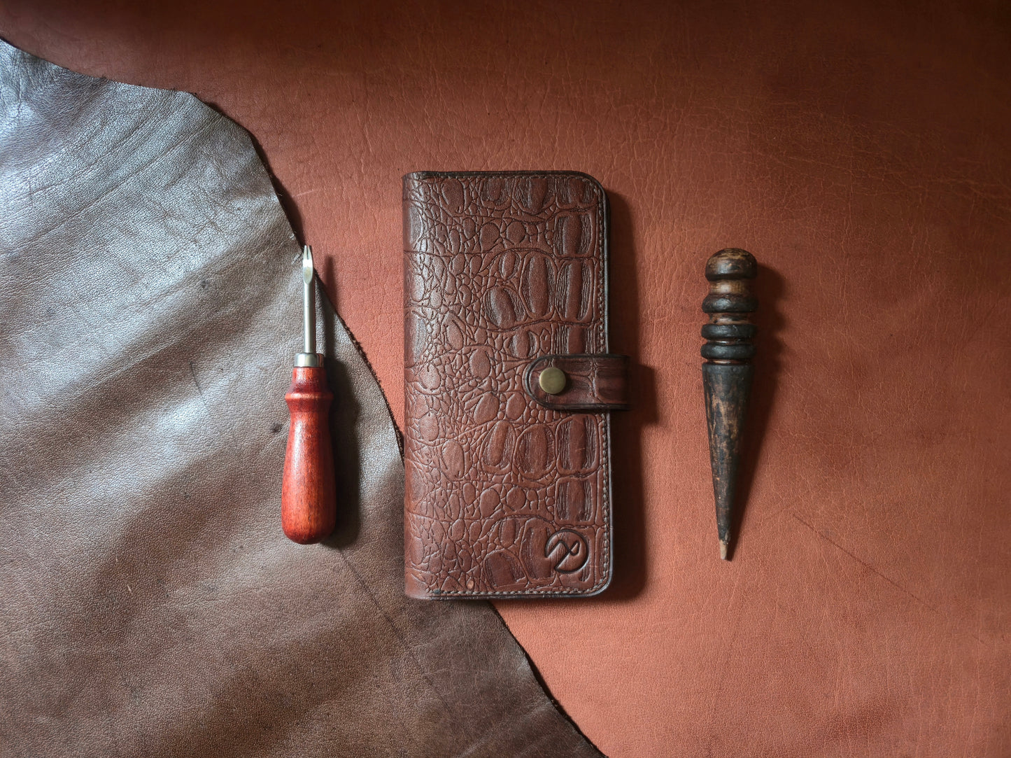 The Sentinel - Caramel & Brown